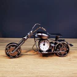 Toptan Masaüstü Dekoratif Metal Motor Saat