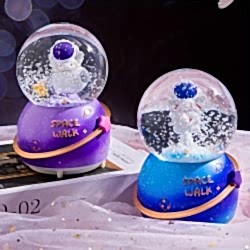 Toptan Orta Boy Astronot Tasarımlı Kar Küresi Toptan Orta Boy Astronot Tasarımlı Kar Küresi